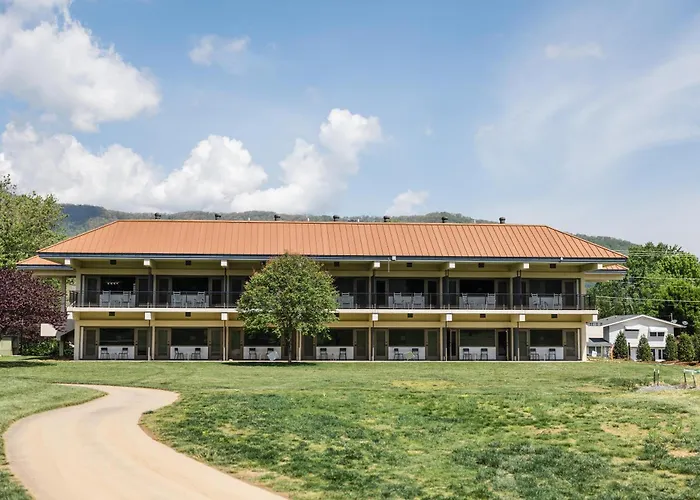 Waynesville Inn And Golf Club, Tapestry Collection By Hilton